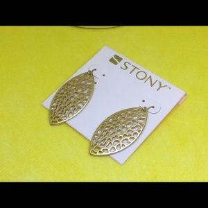 Stony drop earrings